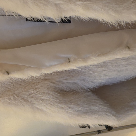 NWT Always Together Faux Fur Jacket Size M Color Ivory - Picture 4 of 5